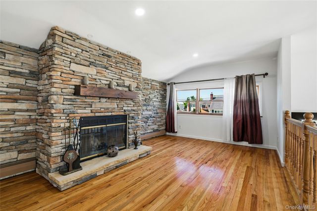 732 S 5th Street, Lindenhurst, NY 11757