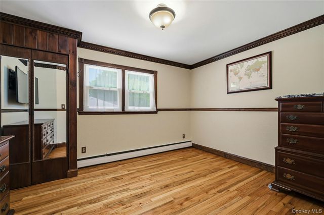732 S 5th Street, Lindenhurst, NY 11757
