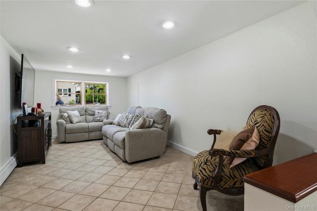 732 S 5th Street, Lindenhurst, NY 11757