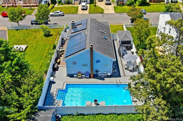 732 S 5th Street, Lindenhurst, NY 11757