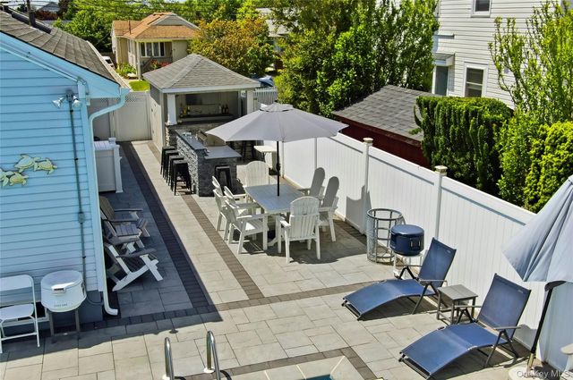 732 S 5th Street, Lindenhurst, NY 11757