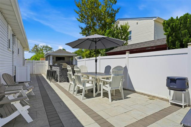 732 S 5th Street, Lindenhurst, NY 11757