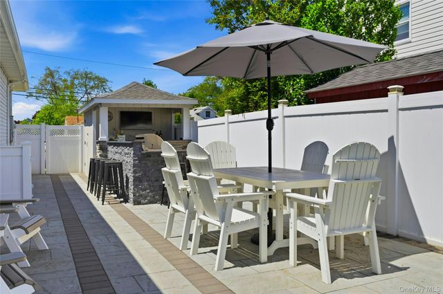 732 S 5th Street, Lindenhurst, NY 11757