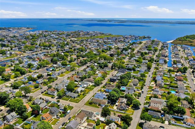 732 S 5th Street, Lindenhurst, NY 11757