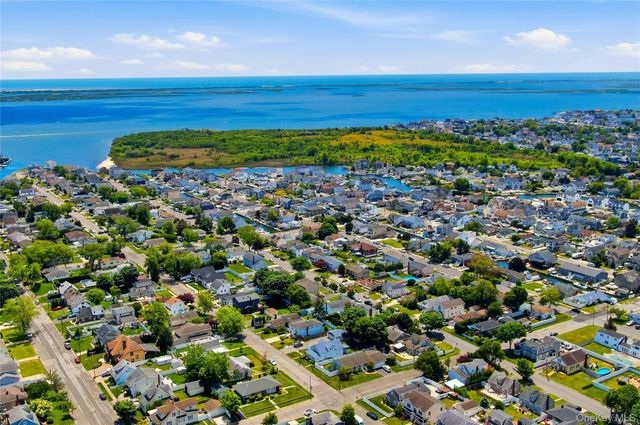 732 S 5th Street, Lindenhurst, NY 11757