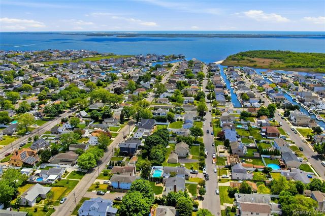 732 S 5th Street, Lindenhurst, NY 11757