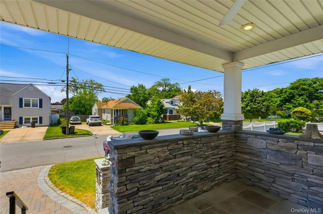 732 S 5th Street, Lindenhurst, NY 11757