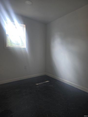 19947 Kelly Street, South Bend, IN 46637