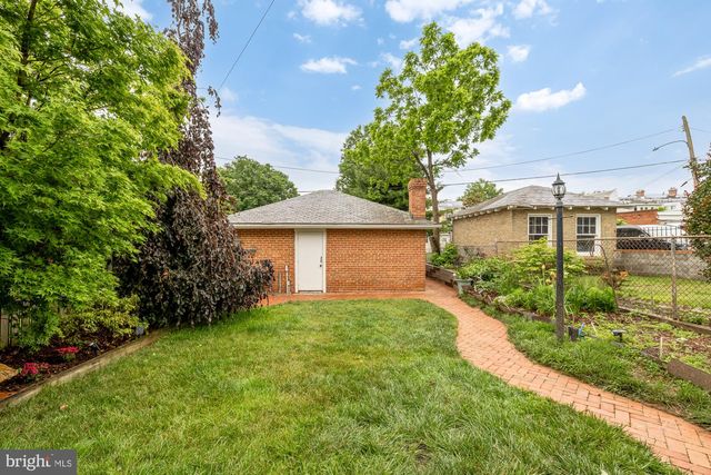 1616 WEBSTER ST NW, Washington, DC 20011