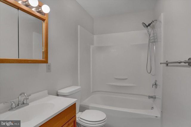 217-219 N LINDEN AVE, Greencastle, PA 17225