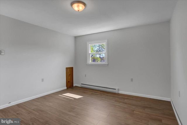 217-219 N LINDEN AVE, Greencastle, PA 17225