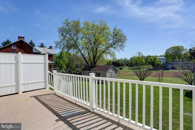 217-219 N LINDEN AVE, Greencastle, PA 17225