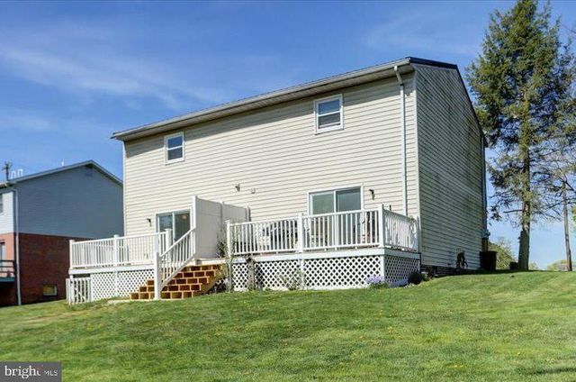 217-219 N LINDEN AVE, Greencastle, PA 17225