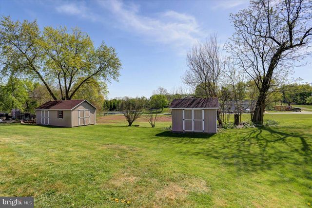 217-219 N LINDEN AVE, Greencastle, PA 17225