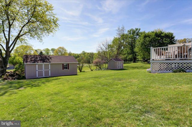 217-219 N LINDEN AVE, Greencastle, PA 17225