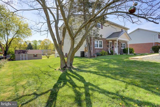 217-219 N LINDEN AVE, Greencastle, PA 17225