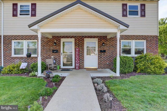 217-219 N LINDEN AVE, Greencastle, PA 17225