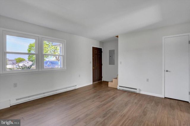 217-219 N LINDEN AVE, Greencastle, PA 17225