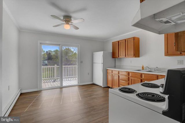 217-219 N LINDEN AVE, Greencastle, PA 17225