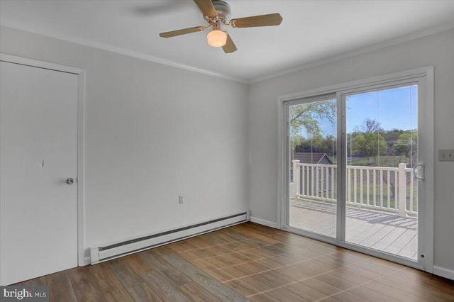 217-219 N LINDEN AVE, Greencastle, PA 17225