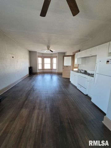 805 W 2ND Street, Davenport, IA 52802