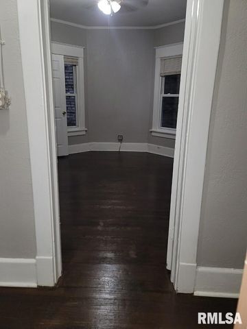 805 W 2ND Street, Davenport, IA 52802