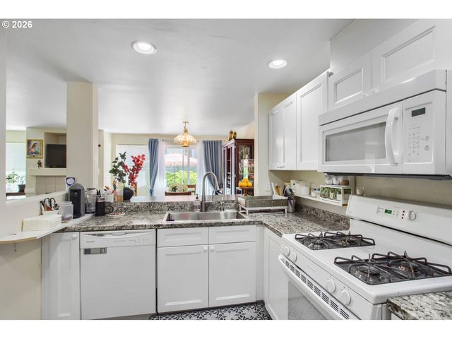 16199 Sw AUDUBON St, Beaverton, OR 97003