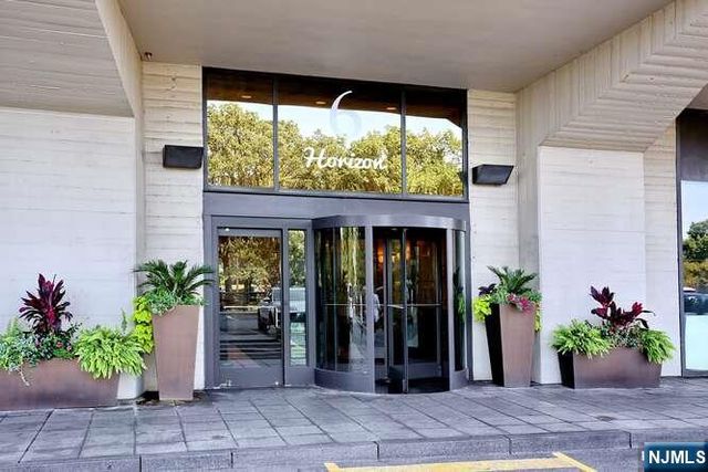 6 Horizon Road 1205, Fort Lee, NJ 07024