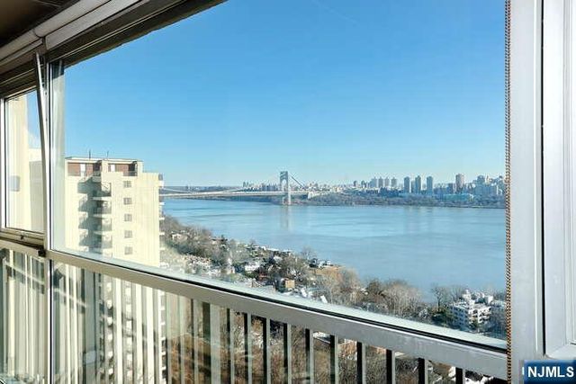 6 Horizon Road 1205, Fort Lee, NJ 07024