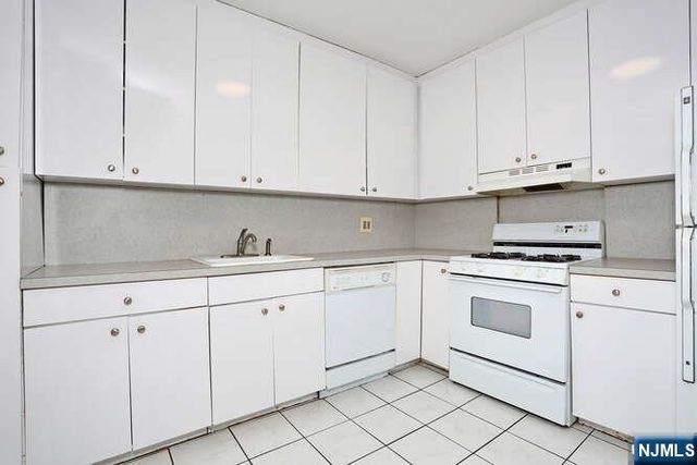 6 Horizon Road 1205, Fort Lee, NJ 07024