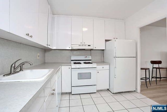 6 Horizon Road 1205, Fort Lee, NJ 07024