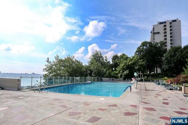 6 Horizon Road 1205, Fort Lee, NJ 07024