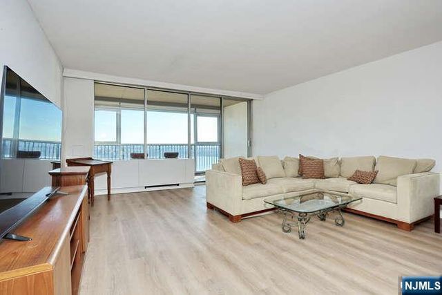 6 Horizon Road 1205, Fort Lee, NJ 07024