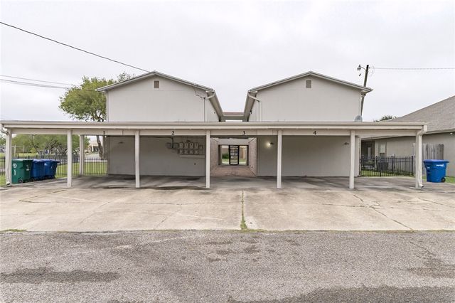 4011 Oak Bay Dr, Corpus Christi, TX 78413