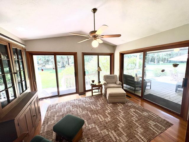 4729 Kenowa Avenue Sw, Jamestown Twp, MI 49418