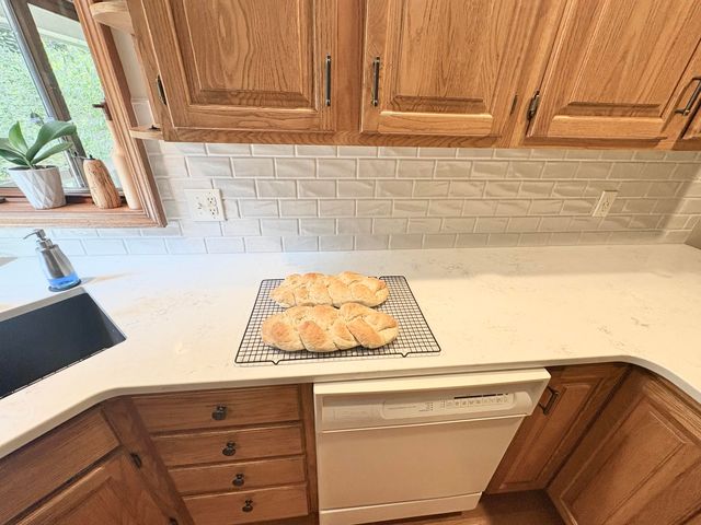 4729 Kenowa Avenue Sw, Jamestown Twp, MI 49418