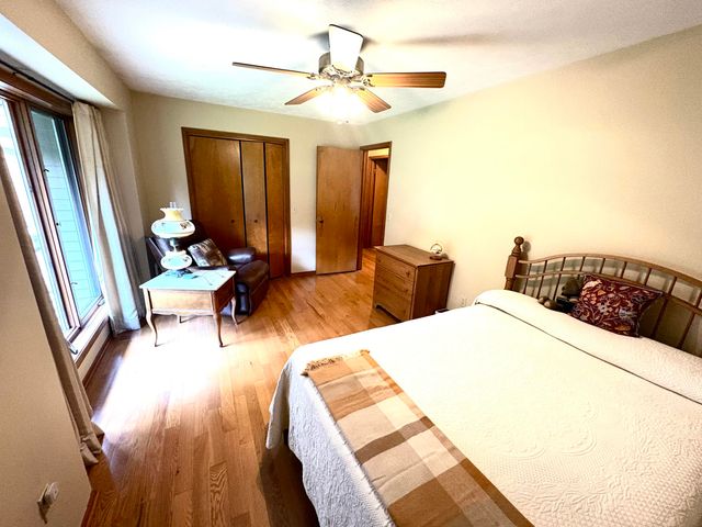 4729 Kenowa Avenue Sw, Jamestown Twp, MI 49418