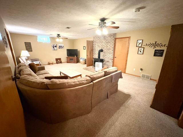 4729 Kenowa Avenue Sw, Jamestown Twp, MI 49418