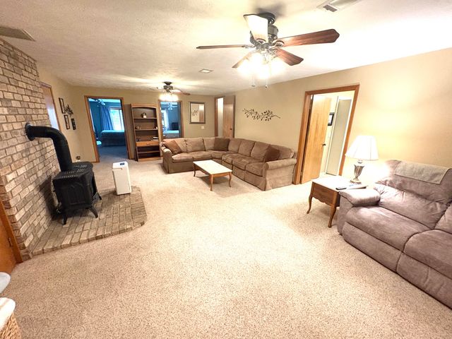 4729 Kenowa Avenue Sw, Jamestown Twp, MI 49418