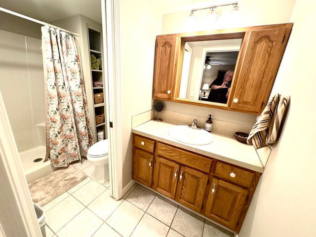 4729 Kenowa Avenue Sw, Jamestown Twp, MI 49418