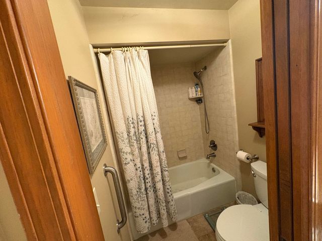 4729 Kenowa Avenue Sw, Jamestown Twp, MI 49418