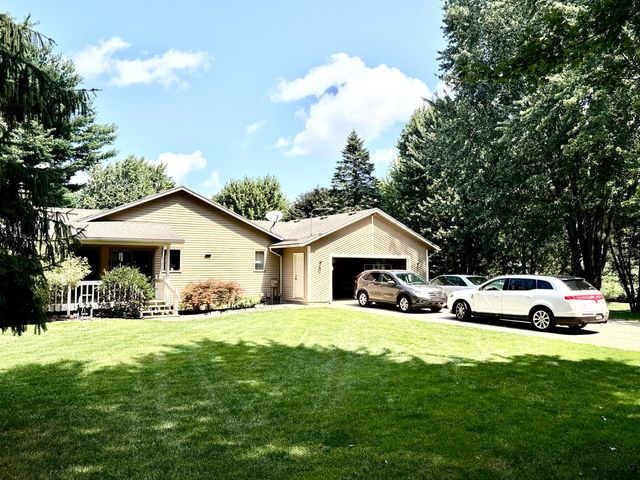 4729 Kenowa Avenue Sw, Jamestown Twp, MI 49418
