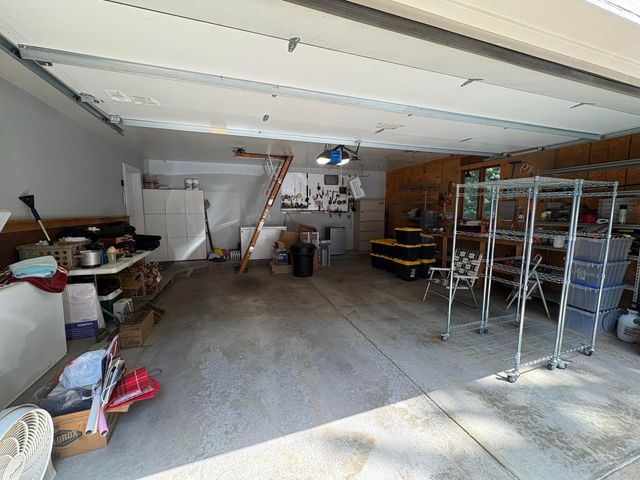 4729 Kenowa Avenue Sw, Jamestown Twp, MI 49418