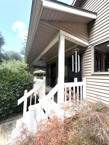 4729 Kenowa Avenue Sw, Jamestown Twp, MI 49418