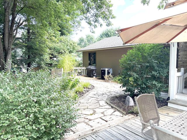 4729 Kenowa Avenue Sw, Jamestown Twp, MI 49418
