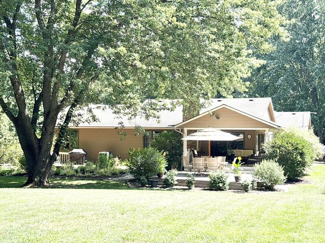 4729 Kenowa Avenue Sw, Jamestown Twp, MI 49418