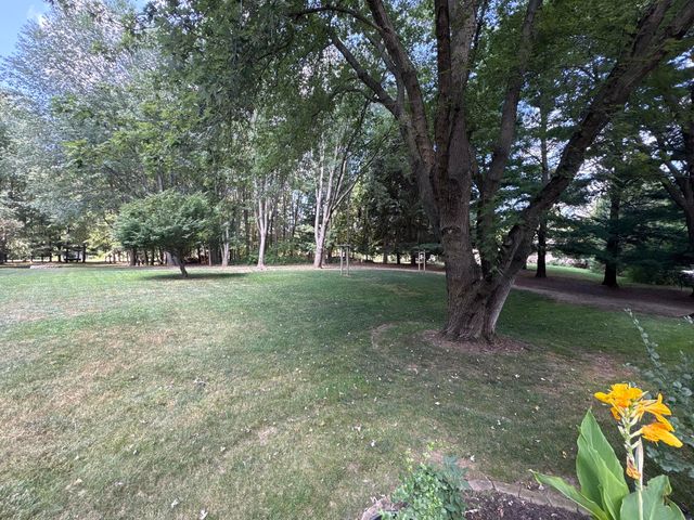 4729 Kenowa Avenue Sw, Jamestown Twp, MI 49418