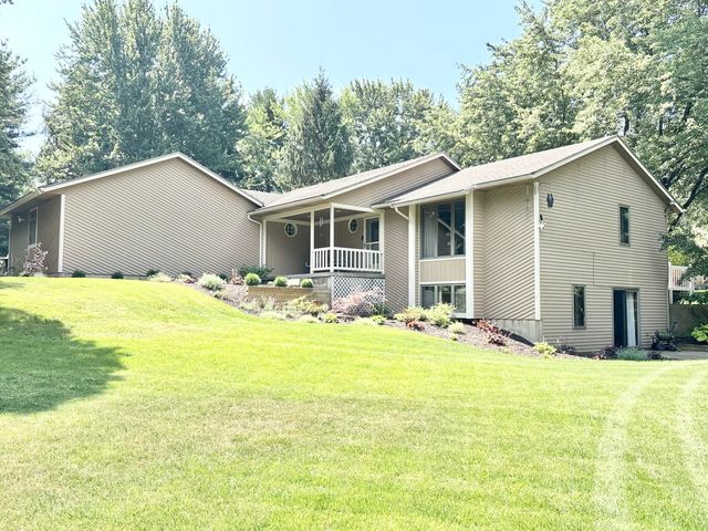 4729 Kenowa Avenue Sw, Jamestown Twp, MI 49418