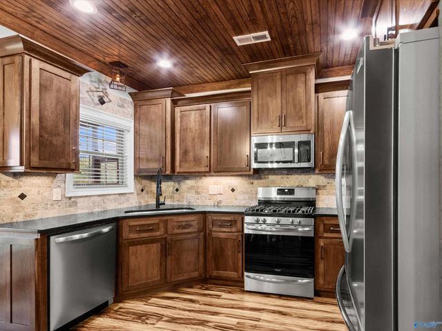 23359 Mooresville Road, Athens, AL 35613