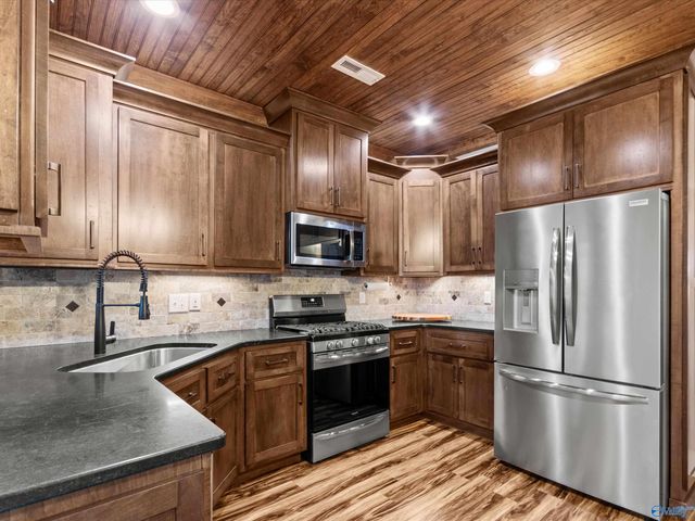 23359 Mooresville Road, Athens, AL 35613